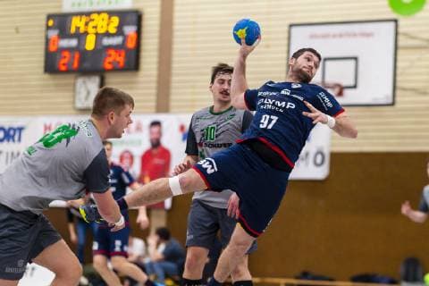 Oehringen, Deutschland 02. Februar 2019: Hohenlohe Cup 2019 - SG BBM Bietigheim vs. DjK Rimpar v.li. Michael Schulz (Rimpar), Lukas Boehm (Rimpar), Jonathan Fischer (Bietigheim) Oehringen Hohenlohehalle Baden-Württemberg Deutschland