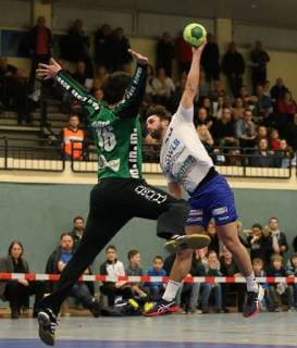 Kornwestheim, Handball SV Salamander Kornwestheim vs. TGS Pforzheim : Jonathan Binder (TGS), Peter Jungwirth (Korn)