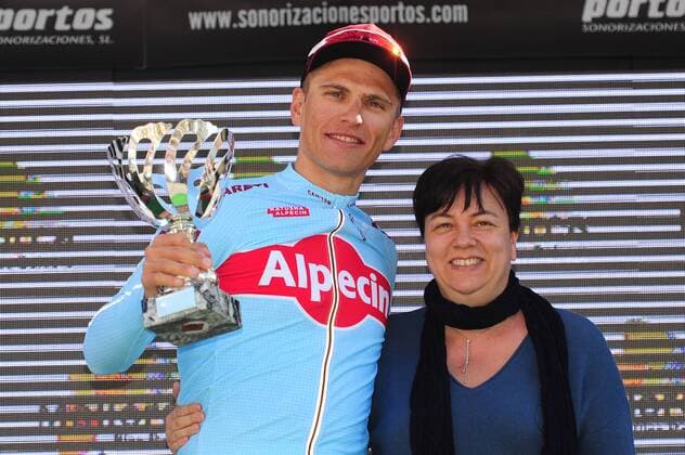 Marcel Kittel (GER Team Katusha Alpecin) gewinnt den letzten Tagesabschnitt der 28. Mallorca Challenge 2019 und kann sich auf dem Podium feiern lassen - Podium - Siegerehrung - Jubel - Freude - Emotionen - Querformat - quer - horizontal - Event Veranstaltung: 28. Mallorca Challenge - Trofeo Playa de Palma - Playa de Palma nach to Palma 159.6 km - Ort Location: Palma de Mallorca - Region: Mallorca - Baleares - Land Country: Spanien Spain - Datum Date: 03.02.2019