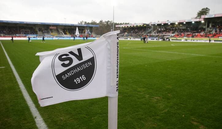 Sandhausen , 2. Fußball Bundesliga Saison 2018 2019 , SV Sandhausen vs. VfL Bochum , Übersicht mit Eckfahne DFL REGULATIONS PROHIBIT ANY USE OF PHOTOGRAPHS AS IMAGE SEQUENCES AND OR QUASI-VIDEO. Gemäß den Vorgaben der DFL Deutsche Fußball Liga ist es untersagt, in dem Stadion und oder vom Spiel angefertigte Fotoaufnahmen in Form von Sequenzbildern und oder videoähnlichen Fotostrecken zu verwerten bzw. verwerten zu lassen.