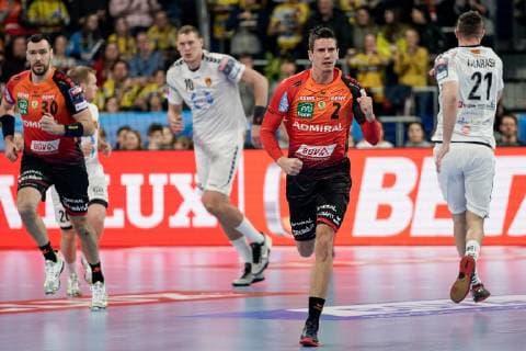 Torschütze Andre Schmid (Andy Schmid, RNL, 2) jubelt über ein Tor, Jubel, Torjubel, Torerfolg, celebrate the goal, goal, celebration, Jubel ueber das Tor, optimistisch, Spielszene, Highlight, Action, Aktion, Handball, Champions League, Rhein-Neckar Löwen - RK Vardar Skopje,