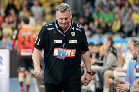 Nikolaj Jacobsen (Trainer, Cheftrainer, RNL), enttäuscht schauend, Enttäuschung, Frustration, disappointed, pessimistisch, Einzelbild, Aktion, Action, Handball, Champions League, Rhein-Neckar Löwen - RK Vardar Skopje,