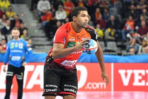 Rhein Neckar Loewen - HC Vardar Skopje Rhein Neckar Loewe Mads Mensah Larsen (Nr.22) mit dem Ball beim Spiel in der Champions League, Rhein Neckar Loewen - HC Vardar Skopje. Mannheim. 06.02.19 Handball Champions League Group Phase , Mannheim Baden Wuerttemberg Deutschland SAP Arena