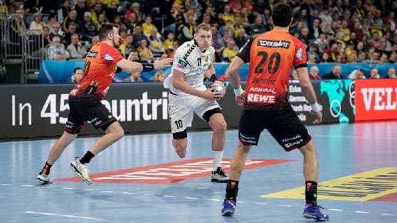 v.li.: Gedeon Guardiola (RNL, 30), Dainis Kristopans (Skopje, 10), Ilija Abutovic (RNL, 20), Aktion, Action, Spielszene, Handball, Champions League, Rhein-Neckar Löwen - RK Vardar Skopje,