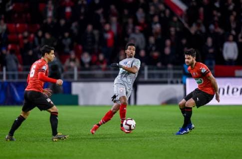 Thiago Mendes ( LOSC ) - Benjamin Andre ( Rennes ) FOOTBALL : Stade Rennais vs Lille OSC - Coupe de France - Rennes - 06 02 2019 FedericoPestellini Panoramic 