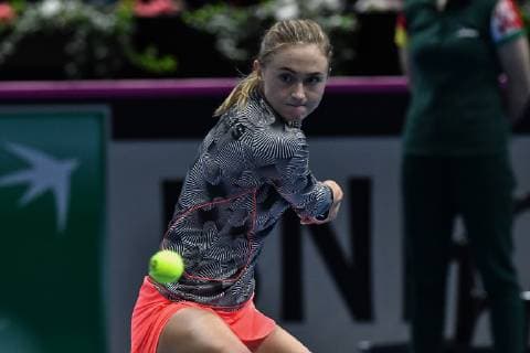 GER, Fed Cup 2019: Auftakt Deutschland vs. Weißrussland in Braunschweig 09.02.2019, Volkswagen Halle, Braunschweig, GER, Fed Cup 2019: Auftakt Deutschland vs. Weißrussland in Braunschweig, im Bild Aliaksandra Sasnovich (BLR) beim Rueckhandschlag
