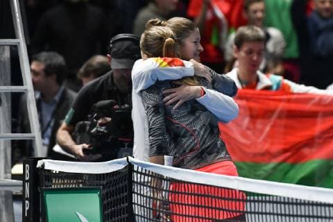 GER, Fed Cup 2019: Auftakt Deutschland vs. Weißrussland in Braunschweig 09.02.2019, Volkswagen Halle, Braunschweig, GER, Fed Cup 2019: Auftakt Deutschland vs. Weißrussland in Braunschweig, im Bild Tatiana Poutchek Teamkapitän Teamkapitaen (BLR) druckt Aliaksandra Sasnovich (BLR) nach ihrem Sieg ueber Tatjana Maria (GER), Porsche Team Deutschland