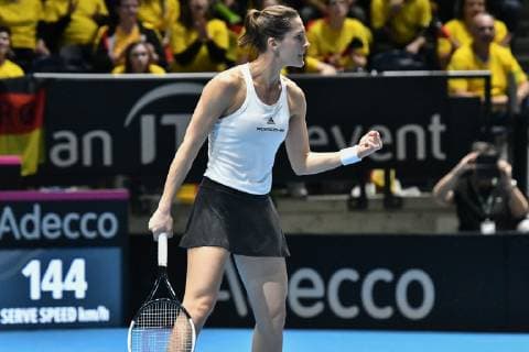 GER, Fed Cup 2019: Auftakt Deutschland vs. Weißrussland in Braunschweig 09.02.2019, Volkswagen Halle, Braunschweig, GER, Fed Cup 2019: Auftakt Deutschland vs. Weißrussland in Braunschweig, im Bild Andrea Petkovic (GER), Porsche Team Deutschland Jubel Freude Emotion zeigt die Faust