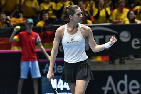 GER, Fed Cup 2019: Auftakt Deutschland vs. Weißrussland in Braunschweig 09.02.2019, Volkswagen Halle, Braunschweig, GER, Fed Cup 2019: Auftakt Deutschland vs. Weißrussland in Braunschweig, im Bild Andrea Petkovic (GER), Porsche Team Deutschland Jubel Freude Emotion zeigt die Faust