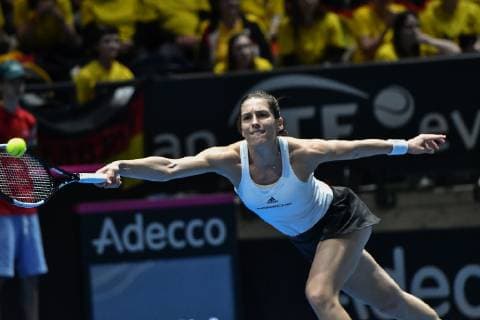 GER, Fed Cup 2019: Auftakt Deutschland vs. Weißrussland in Braunschweig 09.02.2019, Volkswagen Halle, Braunschweig, GER, Fed Cup 2019: Auftakt Deutschland vs. Weißrussland in Braunschweig, im Bild Andrea Petkovic (GER), Porsche Team Deutschland beim Vorhandschlag