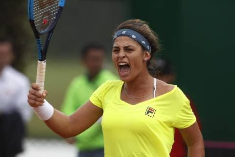 The Brazilian tennis player Carolina Meligeni returns the ball to the Paraguayan Montserrat Gonzalez during the first match of the final of the American Zone of the Fed Cup, in Rionegro, Colombia, 09 February 2019. Final of the American Zone of the Fed Cup: Brazil - Paraguay !ACHTUNG: NUR REDAKTIONELLE NUTZUNG!  Copyright: xLuisxEduardoxNoriegaxA.x AME796 20190209-636853368659680466
