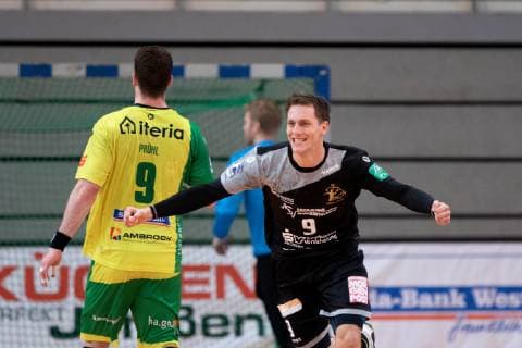 Hagen, Deutschland 09.02.2019: 2. Handball-Bundesliga - 2018 2019 - VfL Eintracht Hagen vs. HC Elbflorenz Julius Dierberg (Elbflorenz) Hagen Nordrhein-Westfalen Deutschland Krollmann Arena