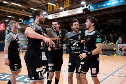 Hagen, Deutschland 09.02.2019: 2. Handball-Bundesliga - 2018 2019 - VfL Eintracht Hagen vs. HC Elbflorenz (L-R) Michal Kasal (Elbflorenz), Norman Flödl Floedl (Elbflorenz), Roman Becvar (Elbflorenz), Sebastian Greß Gress (Elbflorenz), Gabor Pulay (Elbflorenz) Hagen Nordrhein-Westfalen Deutschland Krollmann Arena