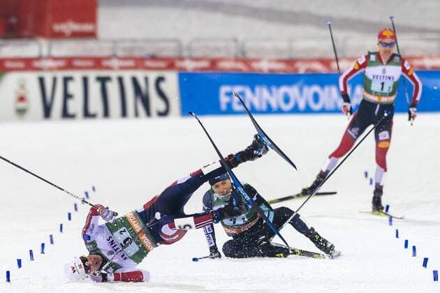 Sport Themen der Woche KW06 Sport Bilder des Tages February 9, 2019 - Lahti, Finland - Team Japan I s Akito Watabe and Norway II s Magnus Krog fall during the final spurt at Men s Nordic Combined HS130 2x7.5km Team Sprint at Lahti Ski Games in Lahti, Finland on 9 February 2019. Men s Nordic Combined HS130 2x7.5km Team Sprint - Final  - ZUMAn230 20190209_zaa_n230_477 Copyright: xAnttixYrjonenx