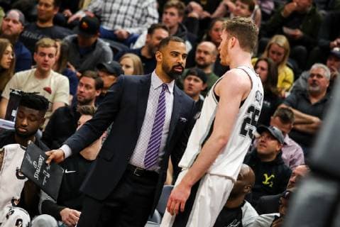 BASKETBALL - NBA Basketball Herren USA Jazz vs Spurs SALT LAKE CITY,UTAH,USA,09.FEB.19 - BASKETBALL - NBA, National Basketball Association, Utah Jazz vs San Antonio Spurs. Image shows assistant coach Ime Udoka (Spurs) and Jakob Poeltl (Spurs). GEPAxpictures xMaticxKlansek
