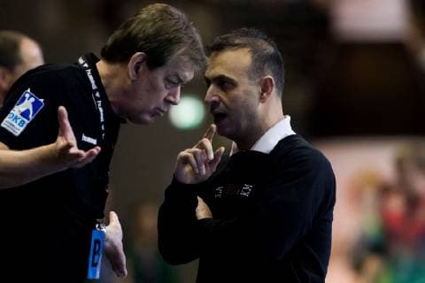 10.02.2019, xfrx, Handball EHF Pokal, Fuechse Berlin - St.Raphael Var emspor, v.l. Trainer Velimir Petkovic (Fuechse Berlin),Manager Bob Hanning (Fuechse Berlin) (DFL DFB REGULATIONS PROHIBIT ANY USE OF PHOTOGRAPHS as IMAGE SEQUENCES and or QUASI-VIDEO) Berlin