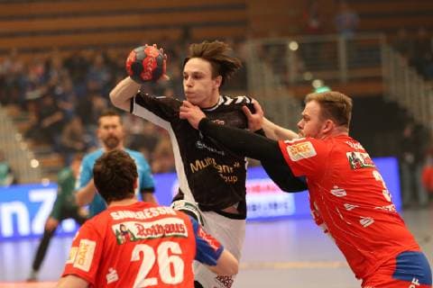 Handball 2.Handball Bundesliga 2018 2019 - Handball Sportverein Hamburg vs. Balingen-Weilstetten Lukas Saueressig (Balingen Weilstetten),Leif Tissier (Handball Sportverein Hamburg),Marcel Niemeyer (Balingen Weilstetten), Sporthalle Hamburg Hamburg