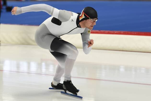 Sport Themen der Woche KW06 Sport Bilder des Tages Eisschnelllauf, WM Inzell, 1500 Herren EISSCHNELLLAUF - Joel Dufter (GER) bei der ISU Einzelstrecken Weltmeisterschaft Eisschnelllauf in Inzell über 1500m der Herren am 10.02.2019, Deutschland, Oberbayern, Traunstein Inzell Max-Aicher-Arena Oberbayern Deutschland *** ICE FAST RUN Joel Dufter GER at the ISU Individual World Championship Speed Skating in Inzell over 1500m of men on 10 02 2019 Germany Oberbayern Traunstein Inzell Max Aicher Arena Oberbayern Germany
