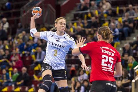 Ludwigsburg, Deutschland 10. Februar 2019: EHF-Cup - 18 19 - SG BBM Bietigheim vs. SC Magura Cisnadie v.li. Maura Visser (Bietigheim), Andrada Tomescu (Cisnadie) Ludwigsburg MHP Arena Baden-Württemberg Deutschland