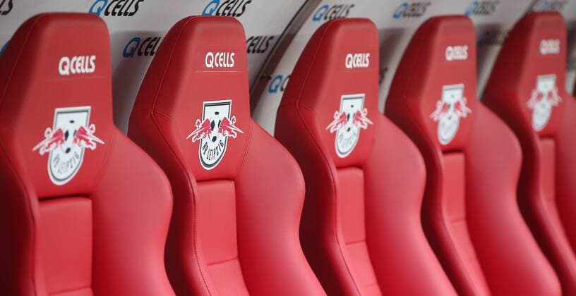 RB Leipzig - Frankfurt Fussball Bundesliga Leipzig, 09.02.2019, Red Bull Arena, Fussball, Bundesliga, 21.Spieltag , RB Leipzig vs. SG Eintracht Frankfurt 0:0 , Im Bild: Leere Reservebank mit RB Leipzig Logos auf den Sitzen. , DFL regulations prohibit any use of photographs as image sequences and or quasi-video. ,