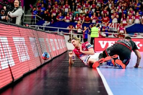 Centre back Aidenas Malasinskas (L) of HC Motor Zaporizhzhia and left back Rasmus Lauge Schmidt of SG Flensburg-Handewitt are seen in action during the 2018 2019 VELUX EHF Champions League Group B match at the Yunist Palace of Sports, Zaporizhzhia, southeastern Ukraine, February 10, 2019. Ukrinform. EHF Champions League: Motor snatches 28-26 win over Flensburg at home  Copyright: xDmytroxSmolyenkox