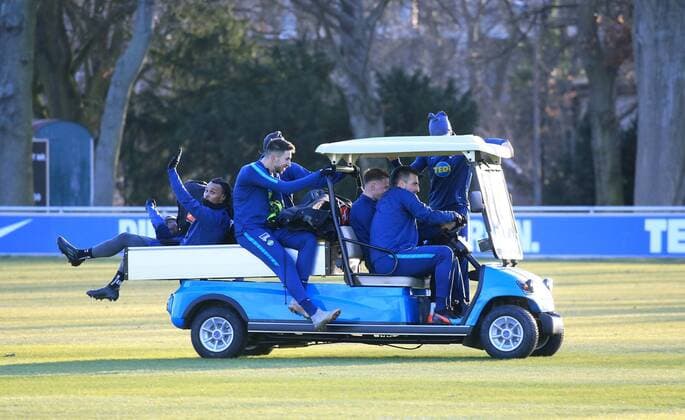 Sport Themen der Woche KW07 Sport Bilder des Tages GER, 1.FBL, DFL,, Hertha BSC Training 12.02.2019, Sportpark, Berlin, GER, 1.FBL, DFL,, Hertha BSC Training, DFL, regulations prohibit any use of photographs as image sequences and or quasi-video im Bild Catering-Car , Spielzeug fuer die Hertha-Spieler, Vedad Ibisevic (Hertha BSC Berlin 19), Ondrej Duda (Hertha BSC Berlin 10), Marko Grujic (Hertha BSC Berlin 15), Valentino Lazaro (Hertha BSC Berlin 20), Salomon Kalou (Hertha BSC Berlin 8), Karim Rekik (Hertha BSC Berlin 4) *** GER 1 FBL DFL DFL Hertha BSC Training 12 02 2019 Sportpark Berlin GER 1 FBL DFL Hertha BSC Training DFL regulations prohibit any use of photographs as image sequences and or quasi video in picture Catering Car Toys for the Hertha Player Vedad Ibisevic Hertha BSC Berlin 19 Ondrej Duda Hertha BSC Berlin 10 Marko Grujic Hertha BSC Berlin 15 Valentino Lazaro Hertha BSC Berlin 20 Salomon Kalou Hertha BSC Berlin 8 Karim Rekik Hertha BSC Berlin 4 nordphotox xEngler nph00076