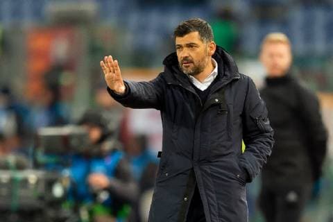 Rom, Itallien 12.02.2019, UEFA Champions League - 2018 19 Season, Viertelfinale, AS Rom - FC Porto, Trainer Sergio Conceicao (Porto) gestikuliert, gestik ( DeFodi053