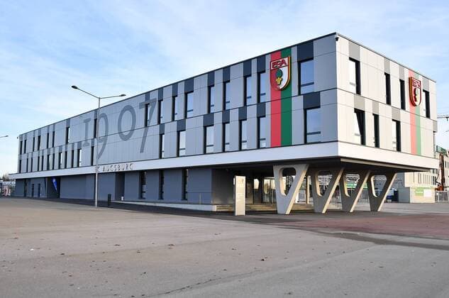 Fußball, Stadiongeschichte FC Augsburg 13.02.2019, xemx, eSports VBL Club Championship, FC Augsburg - FSV Mainz 05 emspor, v.l. Geschaeftsstelle Fankneipe von FC Augsburg (DFL DFB REGULATIONS PROHIBIT ANY USE OF PHOTOGRAPHS as IMAGE SEQUENCES and or QUASI-VIDEO) Augsburg