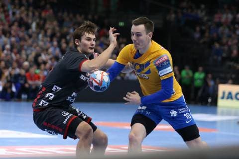 SG Flensburg-Handewitt vs RK Celje Pivovarna Lasko, Handball, EHF Champions League Gruppenphase, 13.02.19 Rok Ovnicek (RK Celje Pivovarna Lasko, 10) gegen Magnus Roed (SG Flensburg-Handewitt, 77)