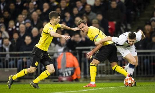 London, 13.02.2019 Christian Pulisic (BvB), Mario Götze (BvB), Juan Foyth (Hotspur) Tottenham Hotspur - Borussia Dortmund