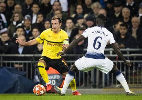 London, 13.02.2019 Mario Götze (BvB), Davinson Sanchez (Hotspur) Tottenham Hotspur - Borussia Dortmund