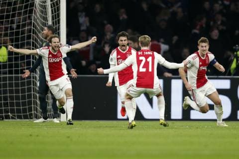 (l-r) Daley Blind of Ajax, Nico Tagliafico of Ajax, Frenkie de Jong of Ajax, Matthijs de Ligt of Ajax during the UEFA Champions League round of 16 match Ajax Amsterdam and Real Madrid at the Johan Cruijff Arena on February 13, 2019 in Amsterdam, The Netherlands UEFA Champions League 2018 2019 xVIxVIxImagesx xMauricexvanxSteenxIVx 13619751