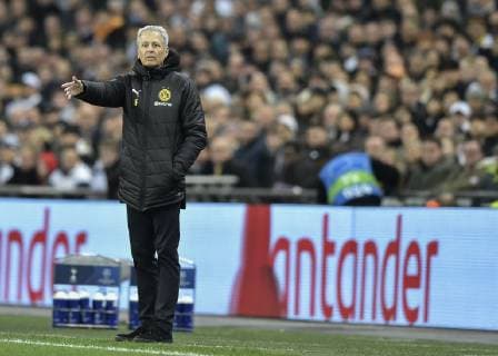 England, London 13.02.2019, UEFA Champions League - 2018 19 Season, Round of 16, First leg, Tottenham Hotspur FC - BV Borussia Dortmund, Manager Peter Stöger (Borussia Dortmund) gestures ( DeFodi056
