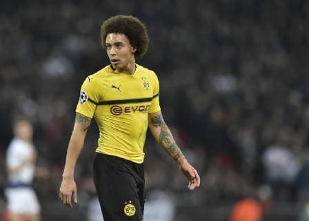 England, London 13.02.2019, UEFA Champions League - 2018 19 Season, Round of 16, First leg, Tottenham Hotspur FC - BV Borussia Dortmund, Axel Witsel (Borussia Dortmund) looks on ( DeFodi056
