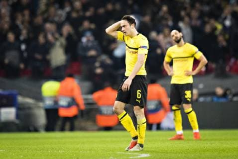 London, 13.02.2019 Thomas Delaney (BvB) und Ömer Toprak (BvB) enttäuscht Tottenham Hotspur - Borussia Dortmund
