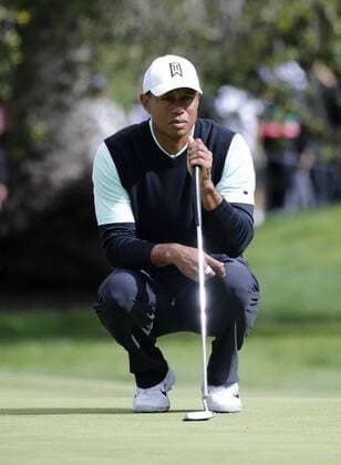 Sport Bilder des Tages February 15, 2019 - Los Angeles, California, U.S - Tiger Woods of USA plays in the first round of PGA Golf Herren Tour Genesis Open golf tournament at Riviera Country Club on February 15, 2019 in Pacific Palisades, California. Genesis Open 2019 - ZUMAc68_ 20190215_zaf_c68_075 Copyright: xRingoxChiux