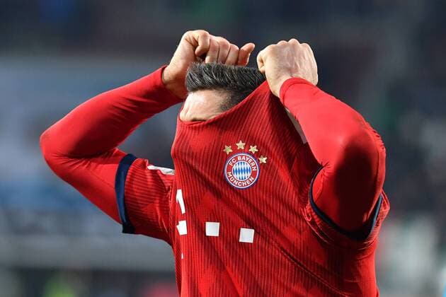 Sport Themen der Woche KW07 Sport Bilder des Tages Robert LEWANDOWSKI (Bayern Muenchen) Aktion,Einzelbild,angeschnittenes Einzelmotiv,Halbfigur,halbe Figur. Fussball 1. Bundesliga, 22 Spieltag, Spieltag22, FC Augsburg (A)-FC Bayern Muenchen (M) 2-3, am 15.02.2019 in Augsburg Deutschland,WWK A R E N A. *** Robert LEWANDOWSKI Bayern Muenchen action single picture cut single motif half figure half figure football 1 Bundesliga 22 matchday matchday22 FC Augsburg A FC Bayern Muenchen M 2 3 on 15 02 2019 in Augsburg Germany WWK A R E N A