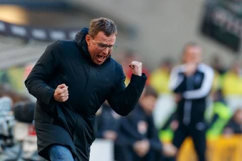 Stuttgart, Deutschland, 16.02.2019, 1. Bundesliga 22. Spieltag, VfB Stuttgart - RB Leipzig, Trainer Ralf Rangnick (RBL) gestikuliert, gestik ( DeFodi048