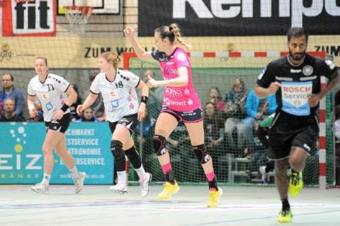 Anika Niederwieser (TusSies Metzingen 14) ist nach 8 Monatiger Verletzungspause wieder auf der Platte TusSies Metzingen, Handball, HBF Ligaspiel , 16.02.2019, Foto:TBaur Eibner TusSies Metzingen vs. Neckarsulmer Union Metzingen Copyright: xEIBNER TobiasxBaurx EP_TBR