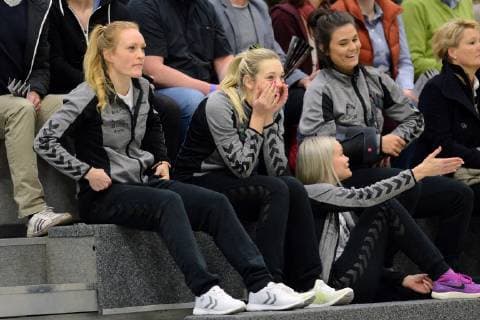 Verletzte Spielerinnen der Vipers: Romy Bachmann-Morf, Lisa-Marie Preis, Annika Busch und Maxime Struijs (HSG Bad Wildungen Vipers) (L-R) ,GER, HSG Bad Wildungen Vipers - HSG Blomberg-Lippe, Handball, 1. Bundesliga Frauen, 16.02.2019, GER, HSG Bad Wildungen Vipers - HSG Blomberg-Lippe, Handball, 1. Liga Frauen, 16.02.2019 Bad Wildungen Copyright: xEIBNER RolandxSippelx EP_RSL