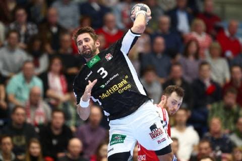 Torwurf von Stefan Schroeder (Hamburg) TuS Ferndorf - Handball Verein Hamburg, Handball, 2. Liga, 16.02.2019 TuS Ferndorf - Handball Sport Verein Hamburg, Handball, 2. Liga, 16.02.2019 Gummersbach Copyright: xEIBNER RenexWeissx EP_RWS