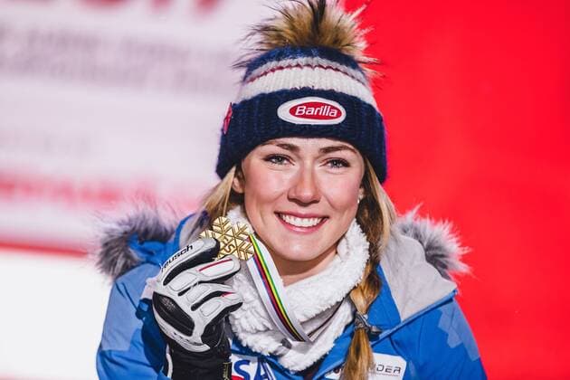 Sport Themen der Woche KW07 Sport Bilder des Tages 16.02.2019, Aare, SWE, FIS Weltmeisterschaften Ski Alpin, Slalom, Damen, Siegerehrung, im Bild und Goldmedaillengewinnerin Mikaela Shiffrin (USA) World champion and gold medalist Mikaela Shiffrin of the USA during the winner Ceremony for the ladie s Slalom of FIS Ski World Championships 2019. Aare, Sweden on 2019 02 16. Aare *** 16 02 2019 Aare SWE FIS World Championships Alpine Skiing Slalom Women Award Ceremony in picture and Gold Medal Winner Mikaela Shiffrin USA World champion and gold medalist Mikaela Shiffrin of the USA during the winner Ceremony for the ladie s Slalom of FIS Ski World Championships 2019 Aare Sweden on 2019 02 16 Aare  EX_ANG  