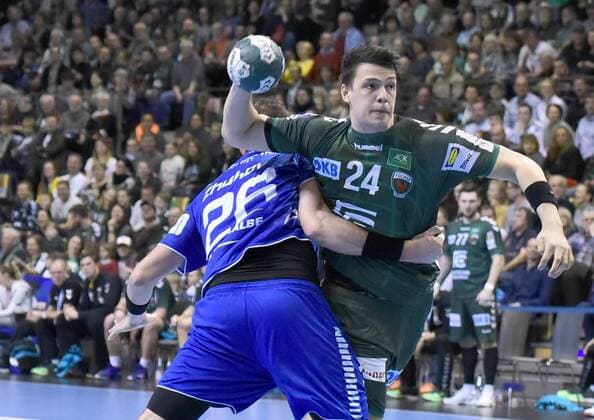 17.02.2019, xlakx, Handball HBL, Fuechse Berlin - VfL Gummersbach emspor, v.l. Stanislav Zhukov(VfL Gummersbach, 26),am Ball Frederik Simak(Fuechse Berlin, 24) Berlin