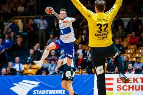 Handball - 2. Bundesliga (Herren), Saison 2018-2019, Dessau-Rosslauer HV 06 - VfL Lübeck-Schwartau Marek Vranco 9 (Dessau-Rosslauer HV 06) am Ball, Dennis Klockmann 32 (VfL Lübeck-Schwartau) waehrend der Saison 2018-2019 in der Handball 2. Bundesliga (Herren) zwischen Dessau-Rosslauer HV 06 und VfL Lübeck-Schwartau in der Anhalt Arena am 17. February 2019 in Bauhausstadt Dessau, Sachsen Anhalt (Saxony Anhalt), Deutschland (Germany)