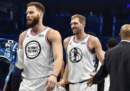February 17, 2019 - Charlotte, NC, USA - Dallas Mavericks Dirk Nowitzki, right, is all smiles after hitting two three-point baskets during the NBA Basketball Herren USA All-Star Game at Spectrum Center in Charlotte, N.C. on Sunday, February 17, 2019. 2019 NBA All-Star Game - ZUMAm67_ 20190217_zaf_m67_136 Copyright: xJeffxSinerx