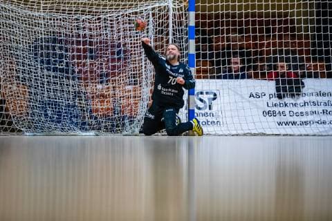 Sport Bilder des Tages Handball - 2. Bundesliga (Herren), Saison 2018-2019, Dessau-Rosslauer HV 06 - VfL Lübeck-Schwartau Radek Motlik 70 (Dessau-Rosslauer HV 06) waehrend der Saison 2018-2019 in der Handball 2. Bundesliga (Herren) zwischen Dessau-Rosslauer HV 06 und VfL Lübeck-Schwartau in der Anhalt Arena am 17. February 2019 in Bauhausstadt Dessau, Sachsen Anhalt (Saxony Anhalt), Deutschland (Germany)