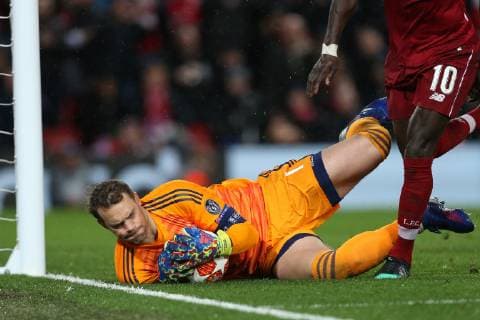 Torwartaktion von Manuel Neuer 1 (FC Bayern Muenchen), Liverpool FC vs. FC Bayern Muenchen, Fussball, Champions League, Achtelfinale, 19.02.2019 Liverpool Liverpool England