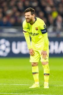 Lyon, Frankreich, 19.02.2019, UEFA Champions League - 2018 19 Season, Viertelfinale, Olympique Lyon - FC Barcelona Barca Lionel Messi (FCB) schaut ( DeFodi053