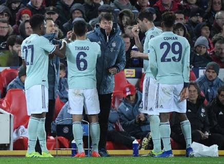 19.02.2019, xkvx, Fussball UEFA Champions League, FC Liverpool - FC Bayern Muenchen emspor, v.l. David Alaba (FC Bayern Muenchen), Niko Kovac (Trainer FC Bayern Muenchen), Thiago Alcantara (FC Bayern Muenchen), Javi Martinez (FC Bayern Muenchen), Kingsley Coman (FC Bayern Muenchen) (DFL DFB REGULATIONS PROHIBIT ANY USE OF PHOTOGRAPHS as IMAGE SEQUENCES and or QUASI-VIDEO) Liverpool