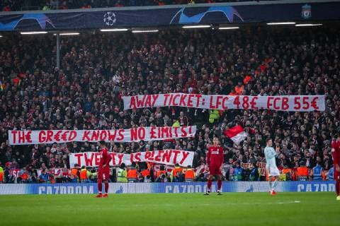 FC Bayern Muenchen Fanblock Plakat wegen zu hoher Ticket Preise GER, UEFA Champions League, Achtelfinale, FC Liverpool - FC Bayern Muenchen, 19.02.2019 Liverpool Copyright: xTomxWellerx xEibner-Pressefotox EP_twr